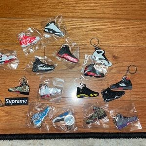 17 hype beast keychain pack